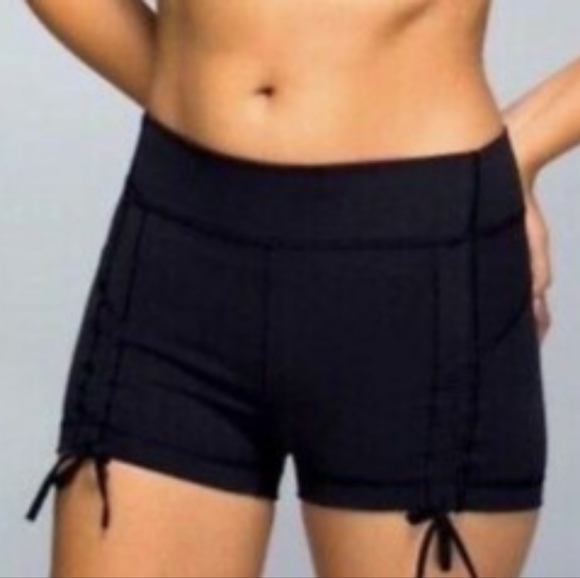 Lululemon liberty spandex shorts with rouching - Picture 1 of 4